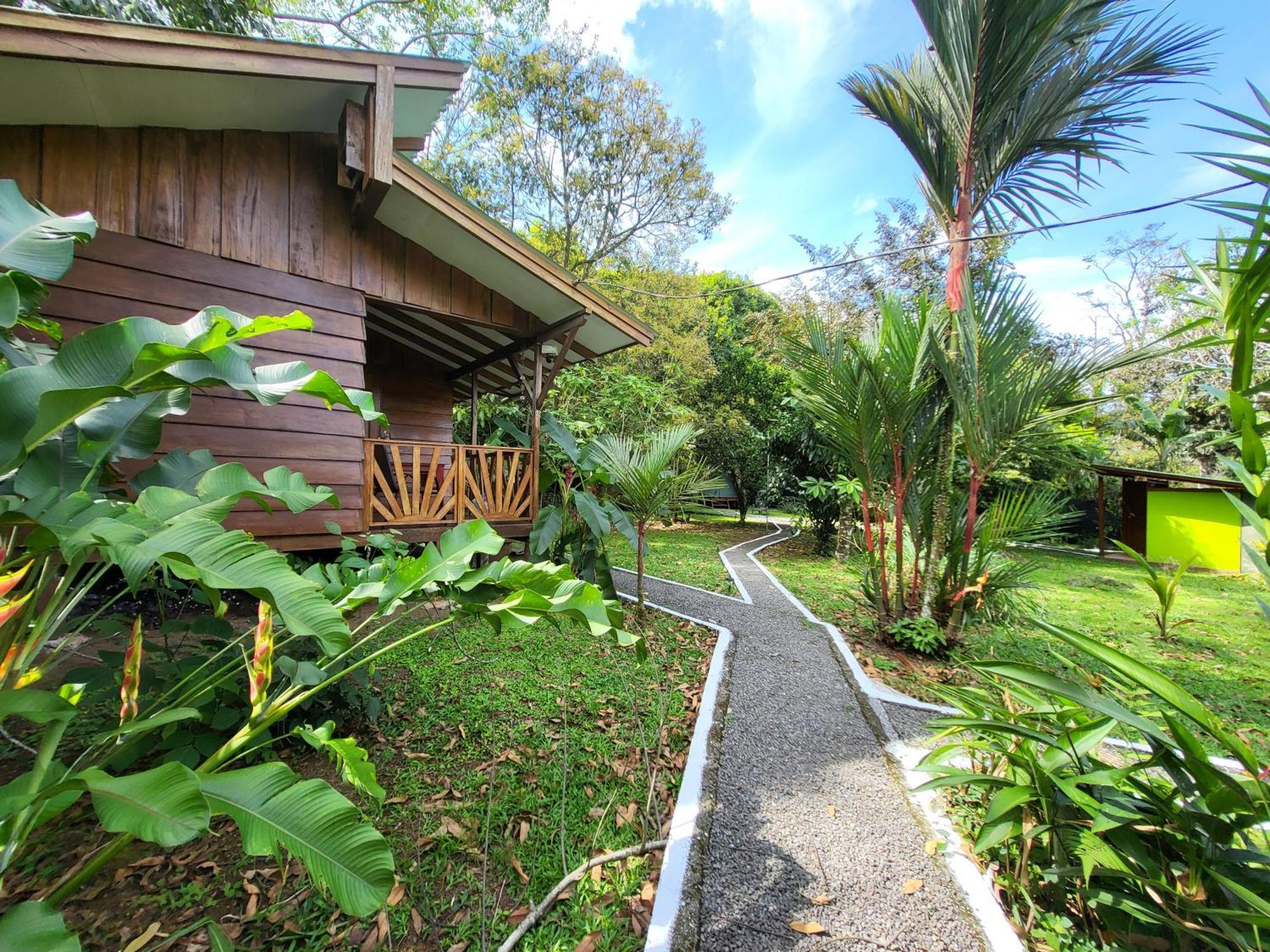 Bed and Breakfast Centro Ananda Guápiles Esterno foto